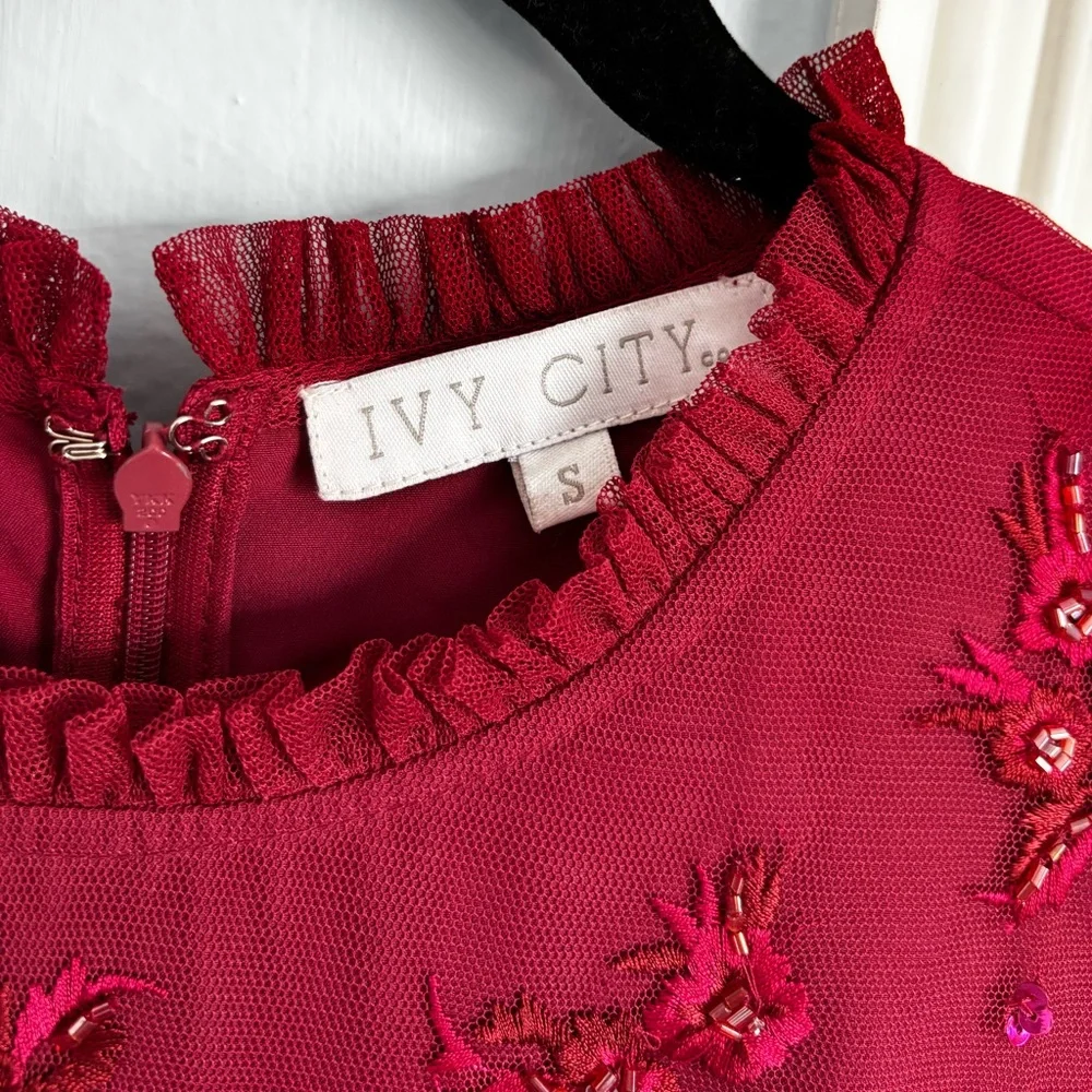 Ivy City Co Red Anastasia Dress Size Small - Picture 7 of 13
